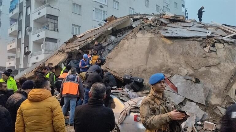 توییت کمک‌خواهی از زیر آوار زلزله ترکیه