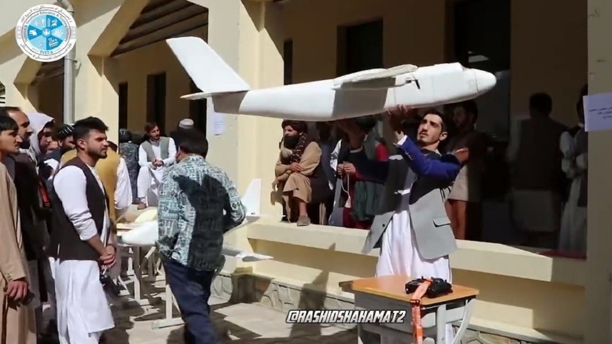 ساخت نخستین هواپیمای بدون سرنشین افغانستان توسط گروهی از جوانان افغانستانی [+ویدیو]