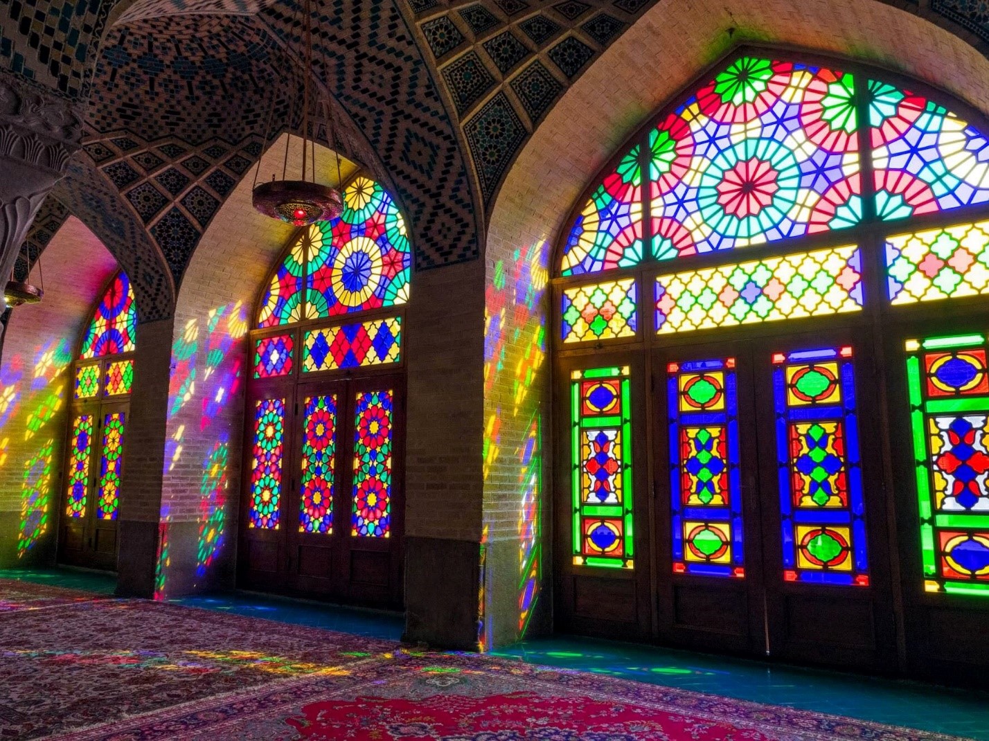 چگونه ارزانترین بلیط شیراز به تهران را تهیه کنیم؟