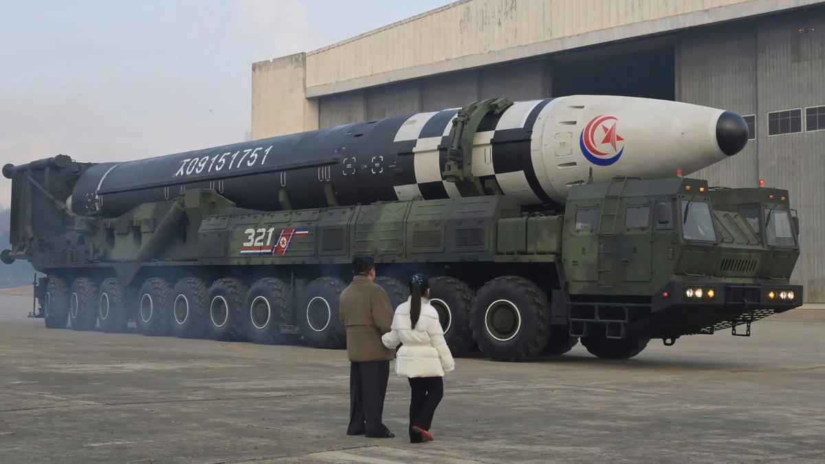 جدیدترین موشک قاره‌پیمای کره شمالی با قابلیت ضدحمله هسته‌ای معرفی و با موفقیت آزمایش شد