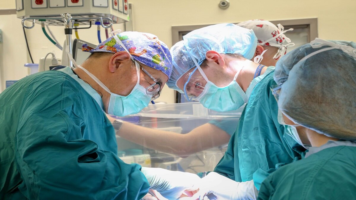 نخستین جراحی موفقیت‌آمیز مغز جنین در رحم مادر انجام شد!