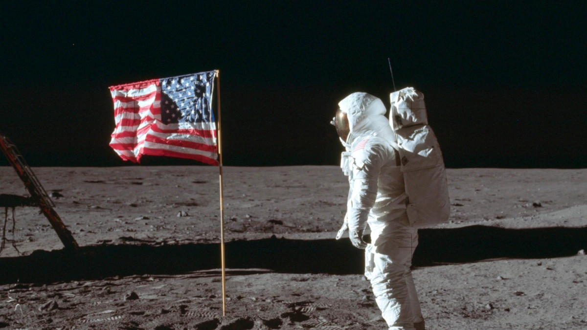 تشکیک رئیس سابق برنامه فضایی روسیه درباره فرود آمریکایی‌ها روی ماه ؛ چطور قادر به تکرارش نیستند؟