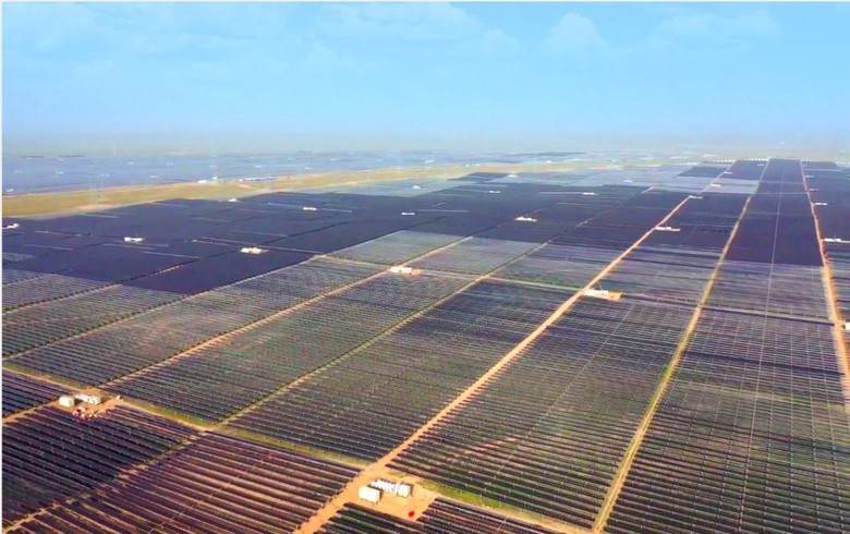 نخستین نیروگاه خورشیدی بادی صحرایی چین راه‌انداری شد