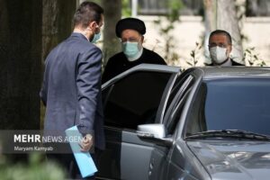 ماشین رئیسی برای حضور در مجلس خبرساز شد
