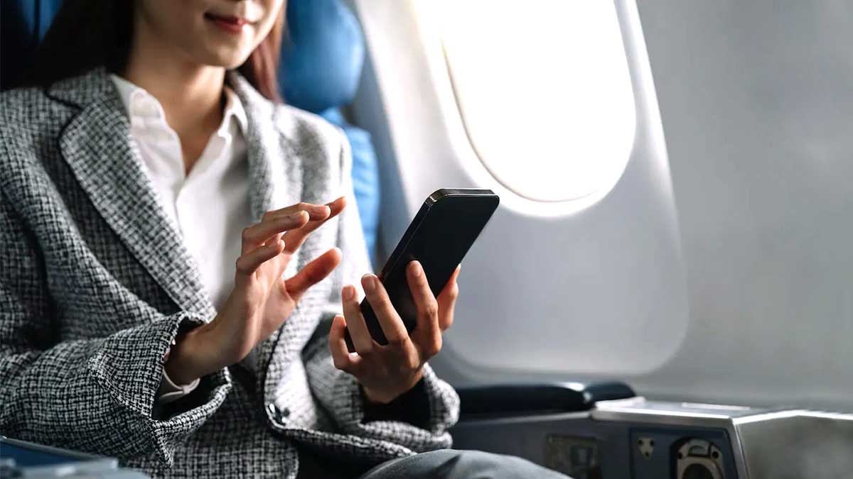 آیا در هواپیما گوشی باید خاموش باشد؟