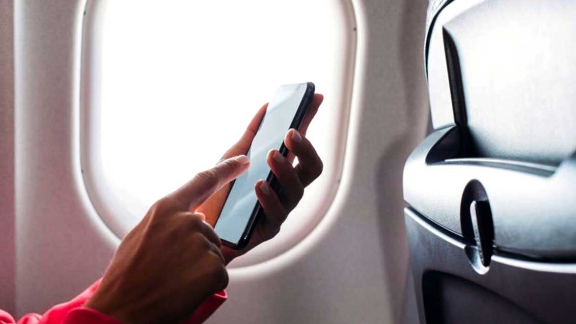 استفاده از گوشی در هواپیما
