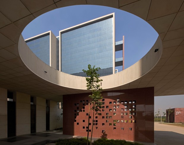 بزرگترین ساختمان اداری جهان در هند رونمایی شد