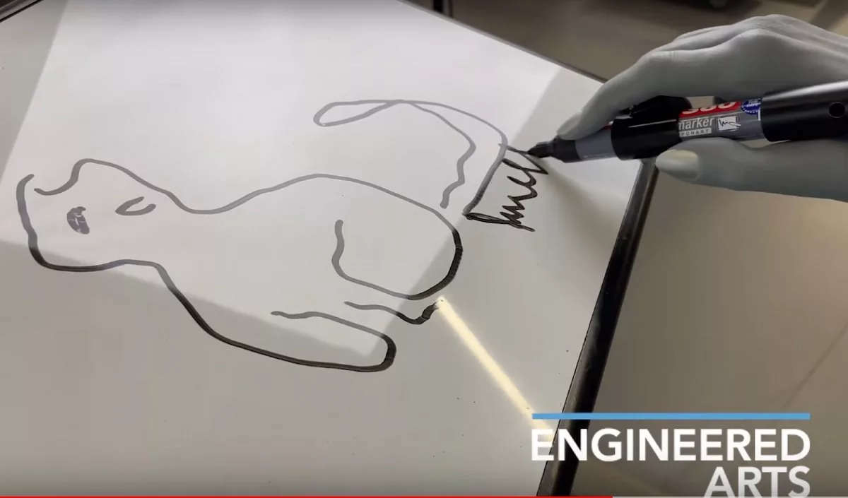 نقاشی کشیدن پیشرفته ترین ربات انسان نما را ببینید