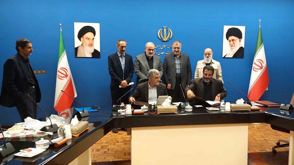 انعقاد قرارداد احداث ایستگاه شارژ خودرو برقی در تهران بین شهرداری و شرکت مکو