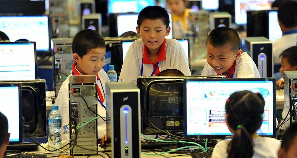 استفاده از گوشی و اینترنت برای نوجوانان چینی محدود خواهد شد