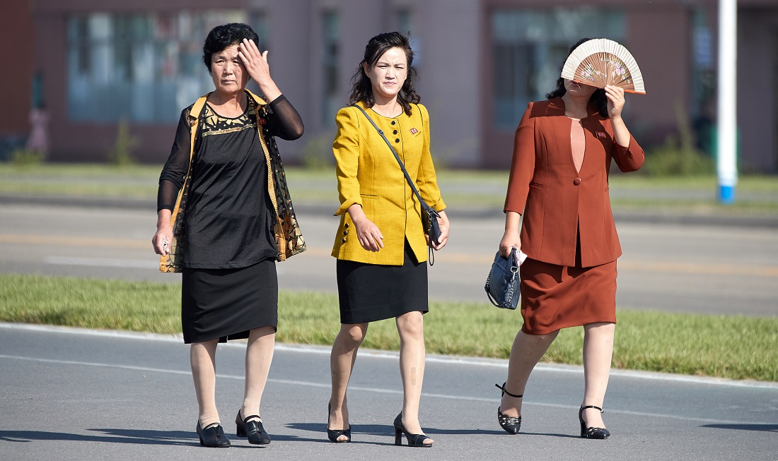 ممنوعیت پوشیدن شلوارک برای زنان در کره شمالی ؛ حجاب را صادر کردیم!