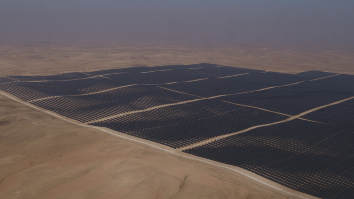 چهارمین مزرعه خورشیدی بزرگ دنیا در ابوظبی ساخته می‌شود