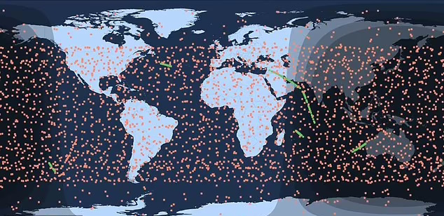 تماشا کنید ویدیو حیرت‌انگیز گردش ماهواره‌های استارلینک به دور زمین