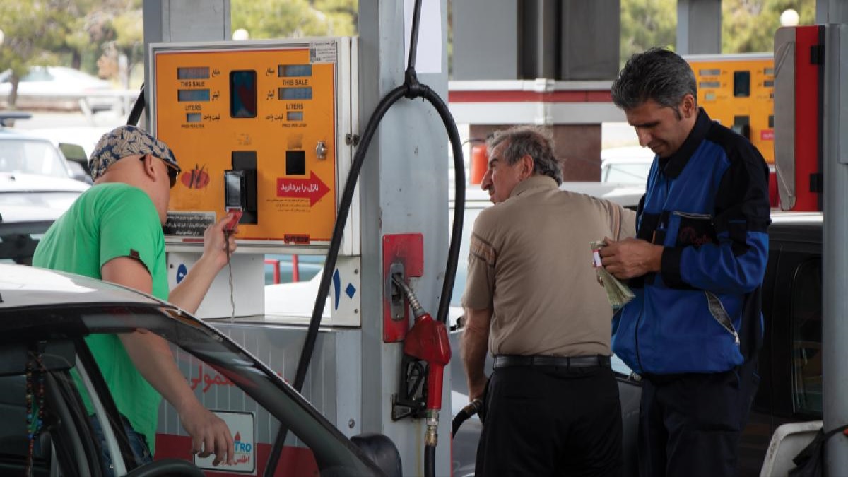 سهمیه بنزین کاهش یافت؛ جزئیات کاهش سهمیه سوخت