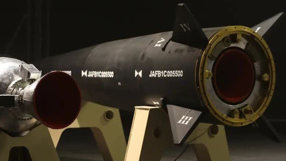 ویژگی و مشخصات موشک هایپرسونیک فتاح 2 ؛ موشکی که قلب اسرائیل را نشانه رفت [+ویدیو]