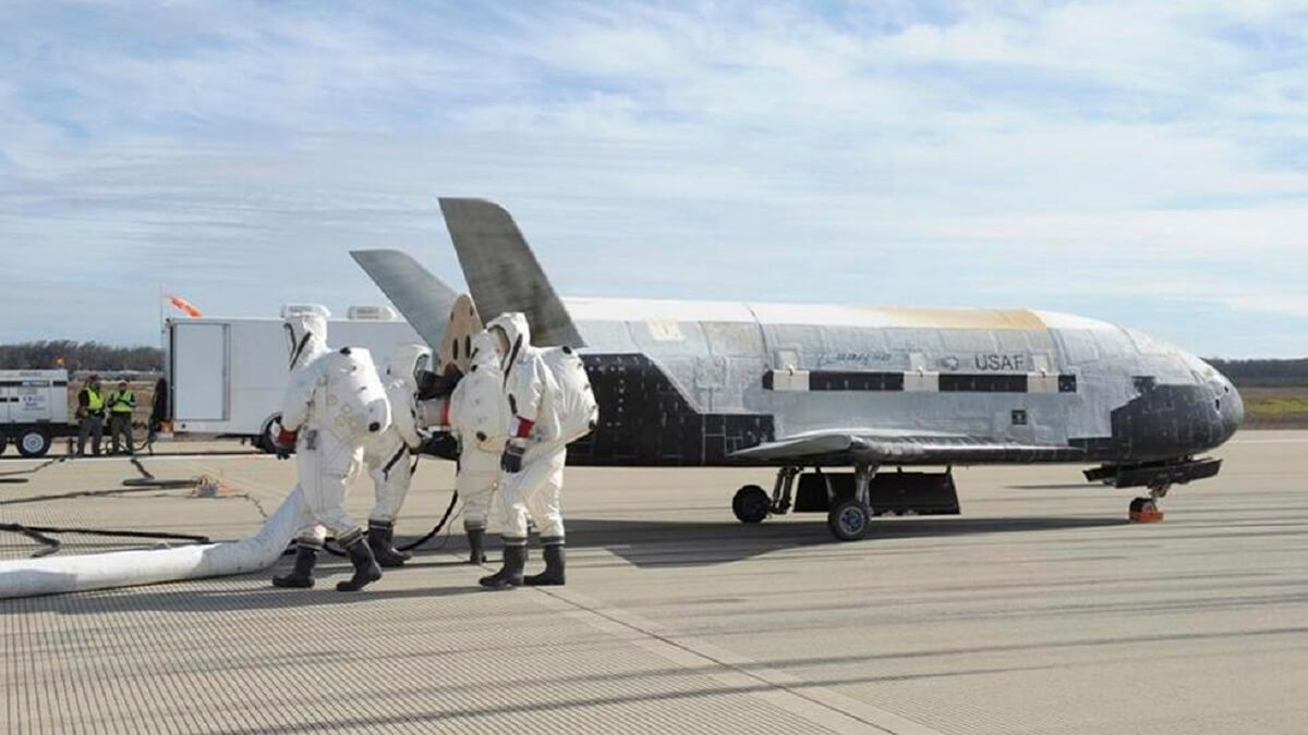 فضاپیمای نظامی X-37B آمریکا به فضا فرستاده شد