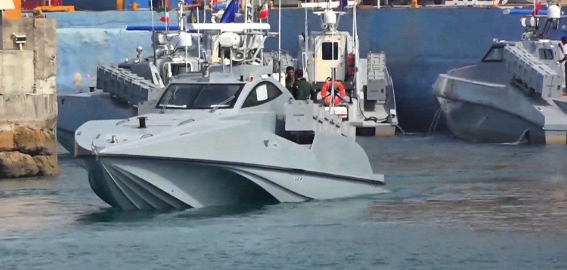 موشک های دوربرد با قابلیت هوش مصنوعی بر روی شناورهای ایرانی