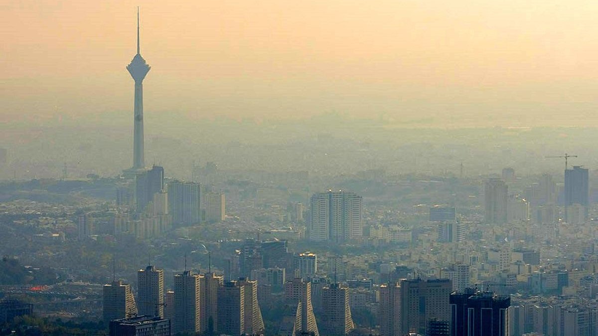 هوای تهران به وضعیت قرمز رسید؛ کاهش کیفیت هوای پایتخت در نتیجه افزایش ریزگردها