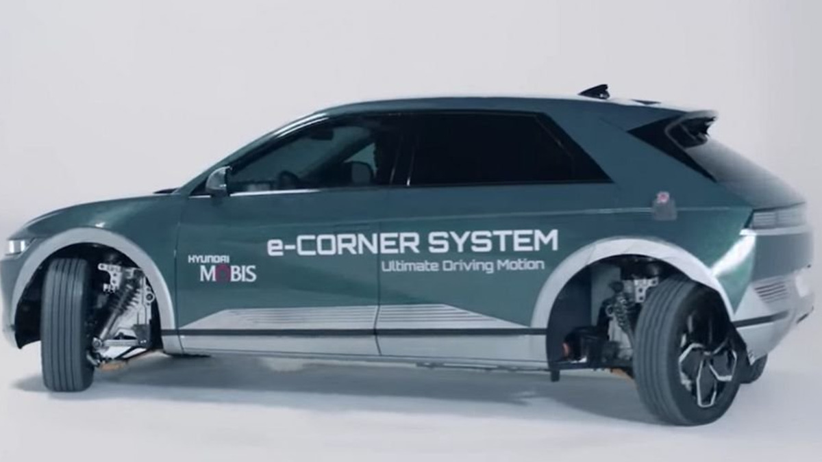 خودرو برقی هیوندای موبیس با قابلیت چرخش 360 درجه در نمایشگاه CES رونمایی شد
