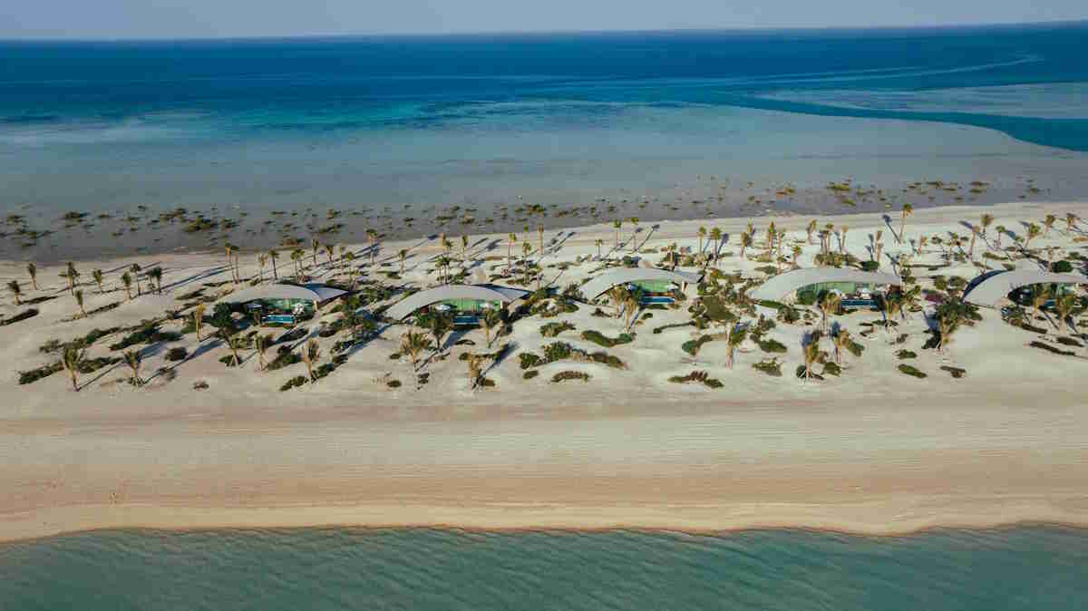 جزیره امهات الشیخ با حفظ محیط زیست و استفاده از فناوری، استانداردهای جدیدی در گردشگری پایدار تعیین می‌کند