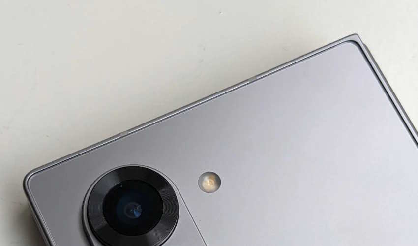 عکس جدید از گوشی گلکسی Z Fold 6 طراحی ارزان لنز دوربین عقب را نشان می‌دهد