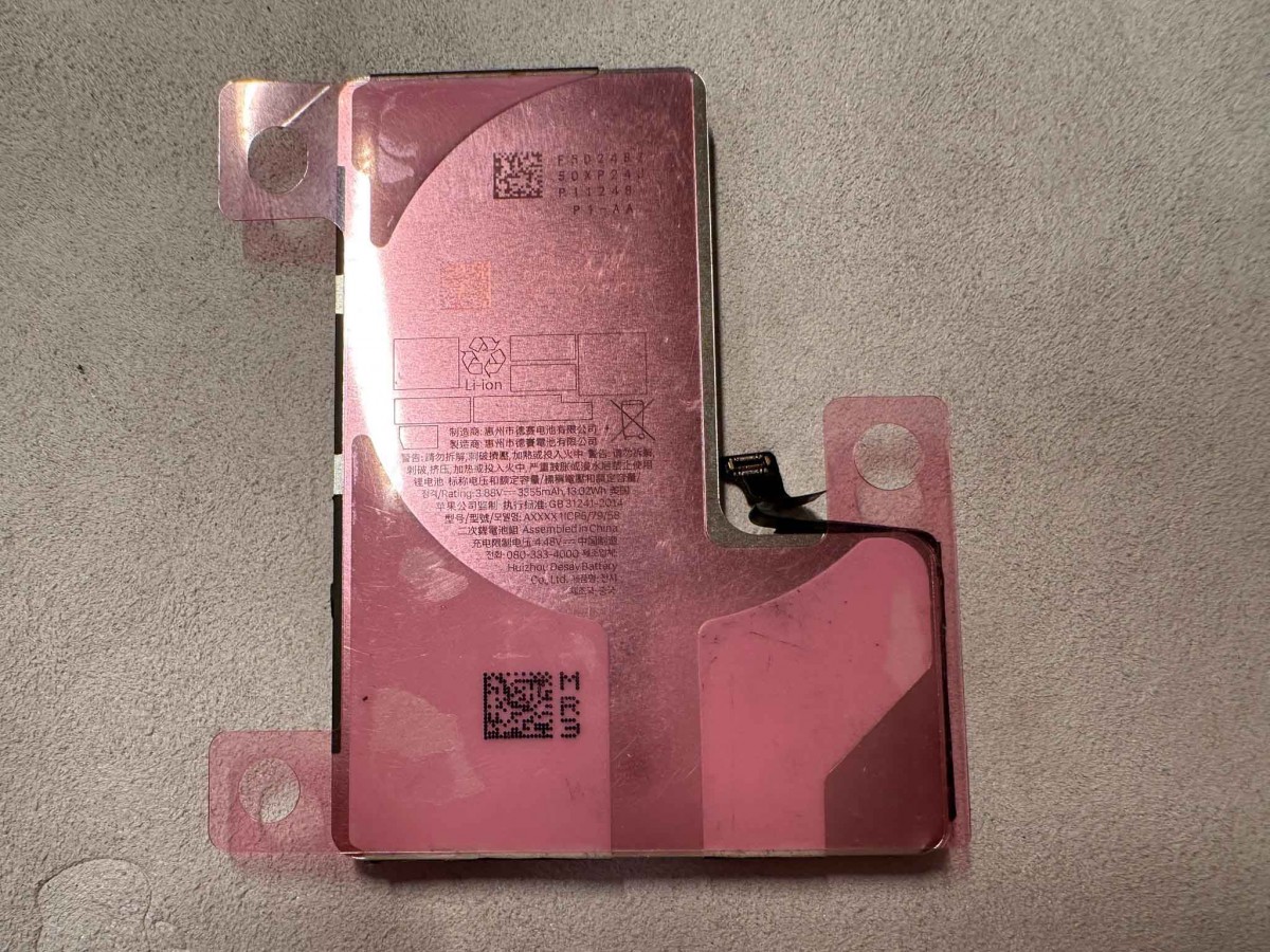 iPhone 16 Pro protype battery back