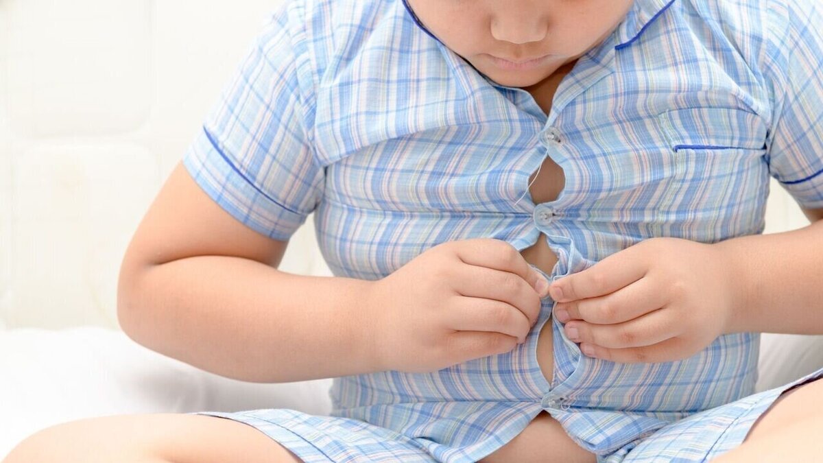 چاقی کودکان ربطی به تغذیه آنها ندارد؛ متهم ردیف اول ویروس کروناست!