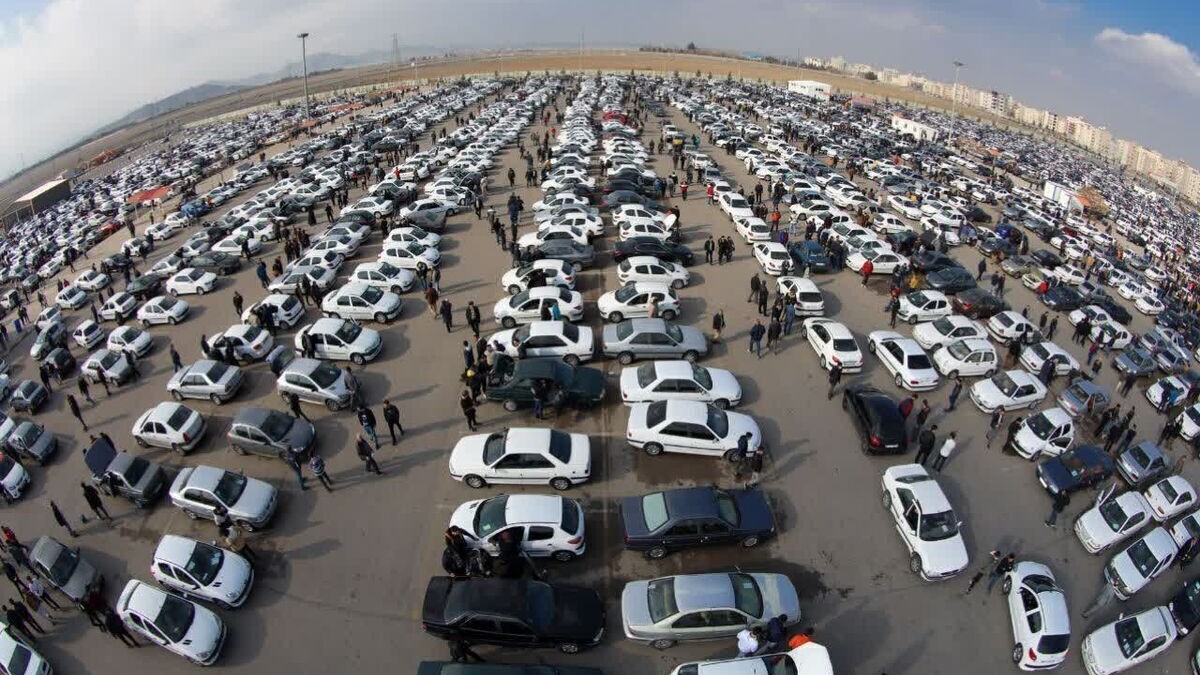 کاهش 25 درصدی قیمت خودروهای داخلی ؛ رکود در بازار فروش خودرو