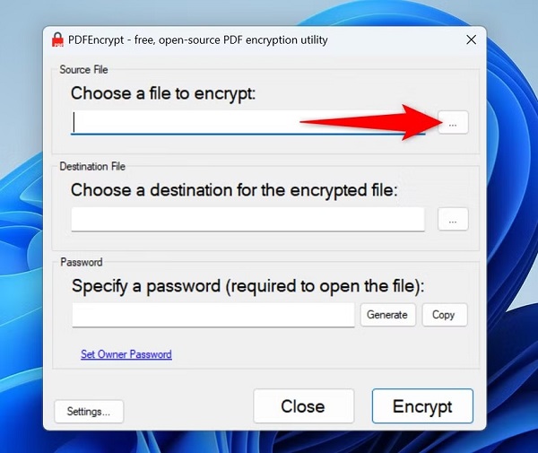 در رابط اصلی برنامه، در بخش Source File، روی سه نقطه کلیک کنید و فایل PDF که می‌خواهید محافظت کنید را انتخاب کنید.