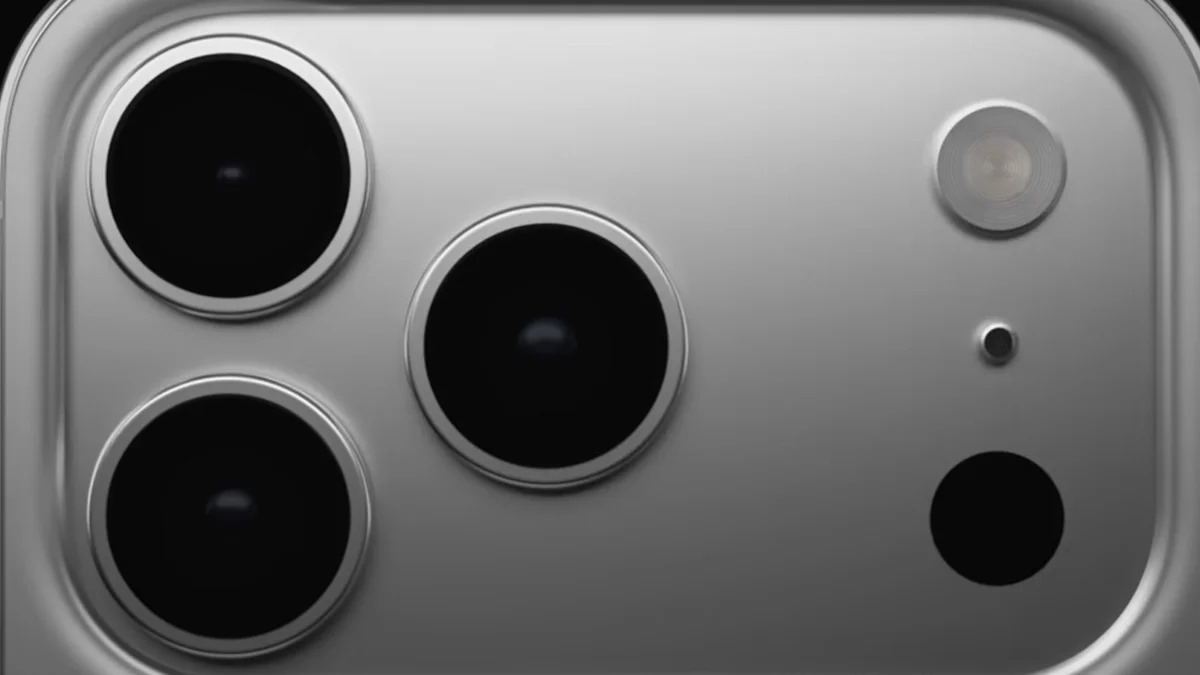 بازگشت جنجالی جان پراسر با رندرهای تازه آیفون 17