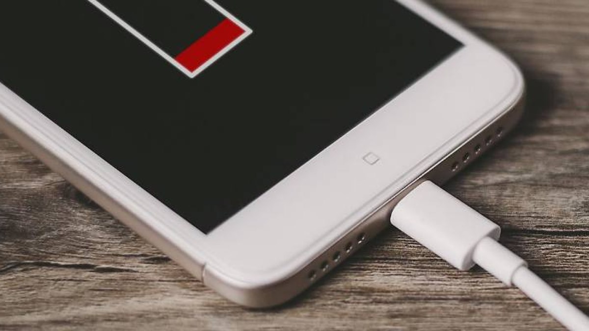 قابلیت اولترا پاور سیوینگ مود چیست و چگونه مصرف باتری گوشی را بهینه می‌کند؟