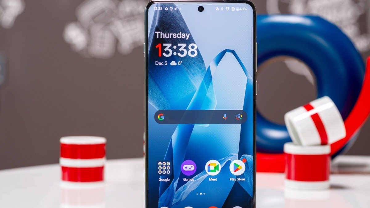 وان پلاس 15 با رنگ مشکی فوق‌العاده و طراحی تازه معرفی می‌شود