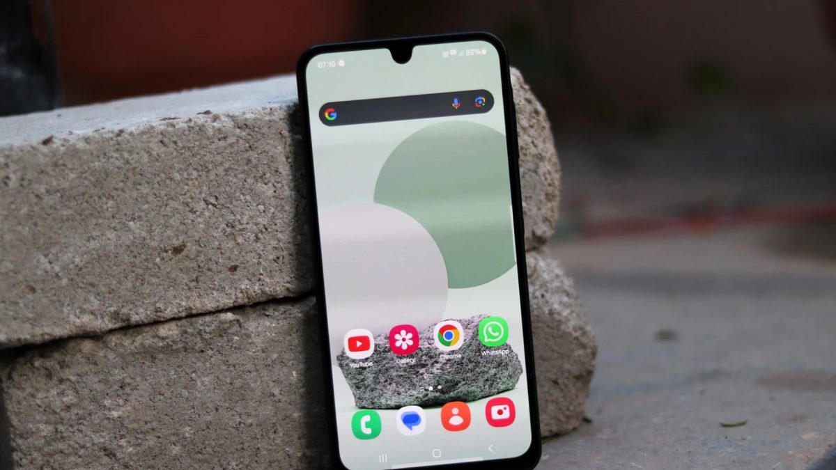 گلکسی ای 17 فایوجی در بریتانیا با قیمت اقتصادی عرضه شد