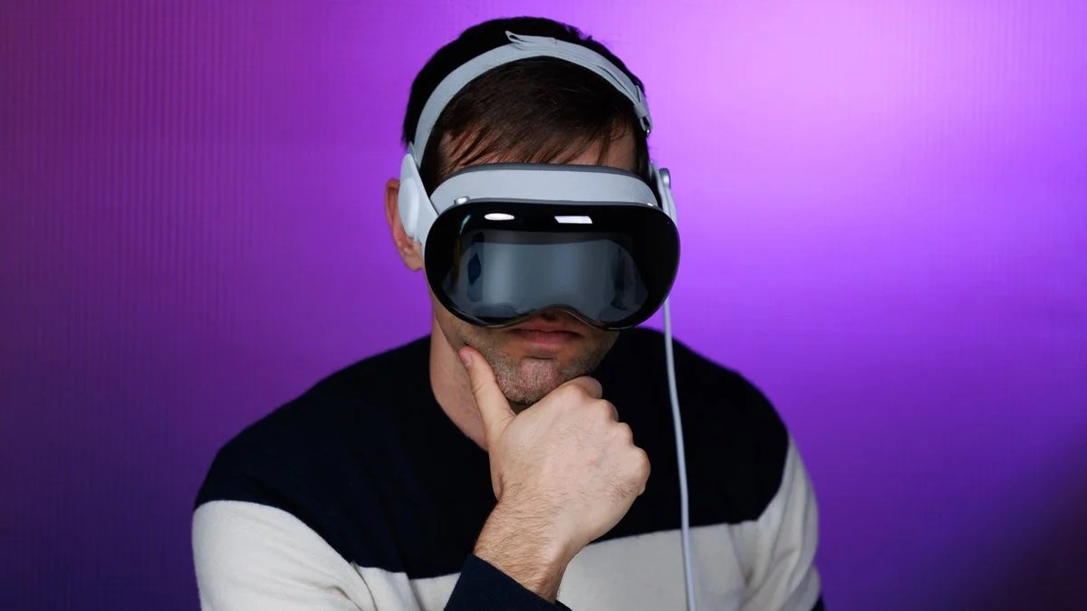 اپل عمدا عرضه محتوای ویدیویی ویژن پرو را کند کرده است