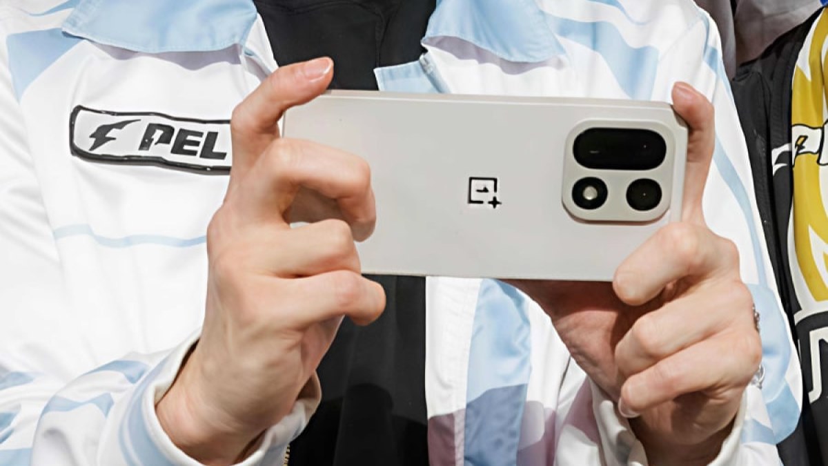 وان پلاس 15 با دوربین ضعیف‌تر و بازخورد لمسی کمتر عرضه می‌شود