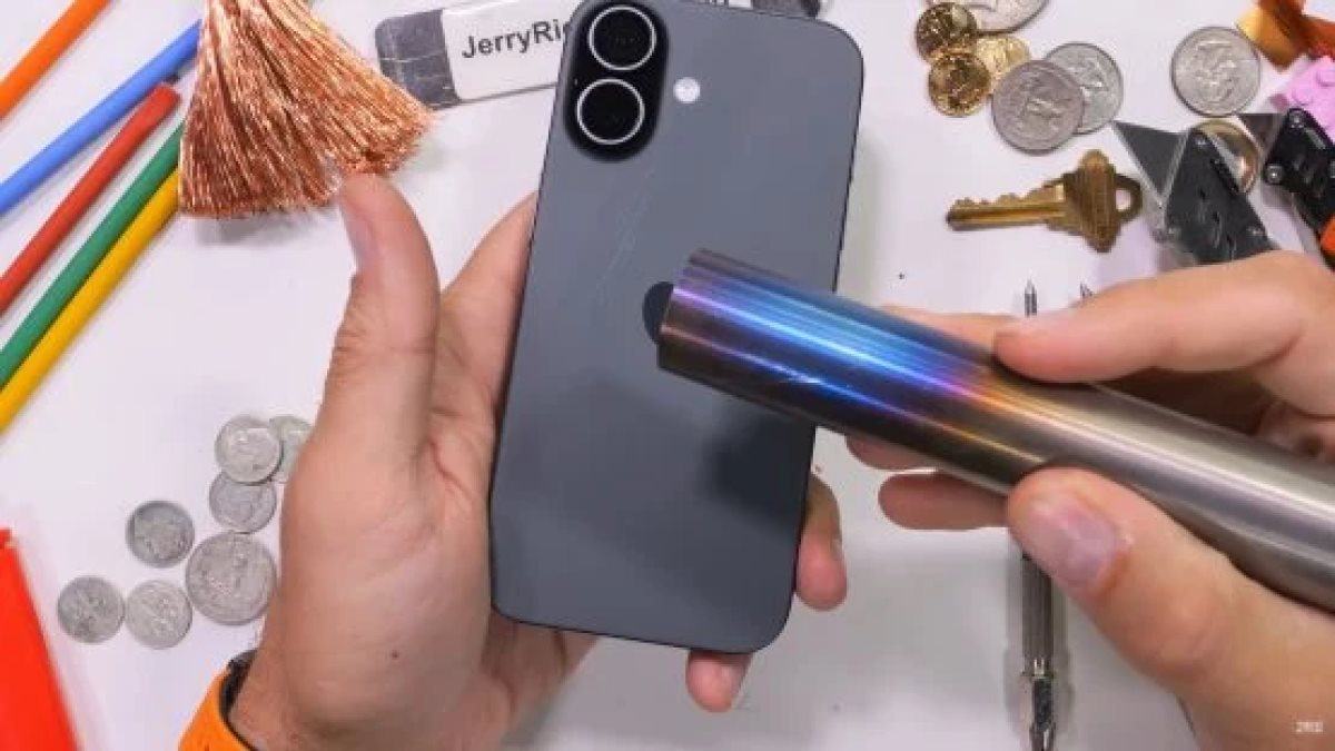 مقاومت آیفون 17: آیا می‌توان بدون قاب از آن استفاده کرد؟