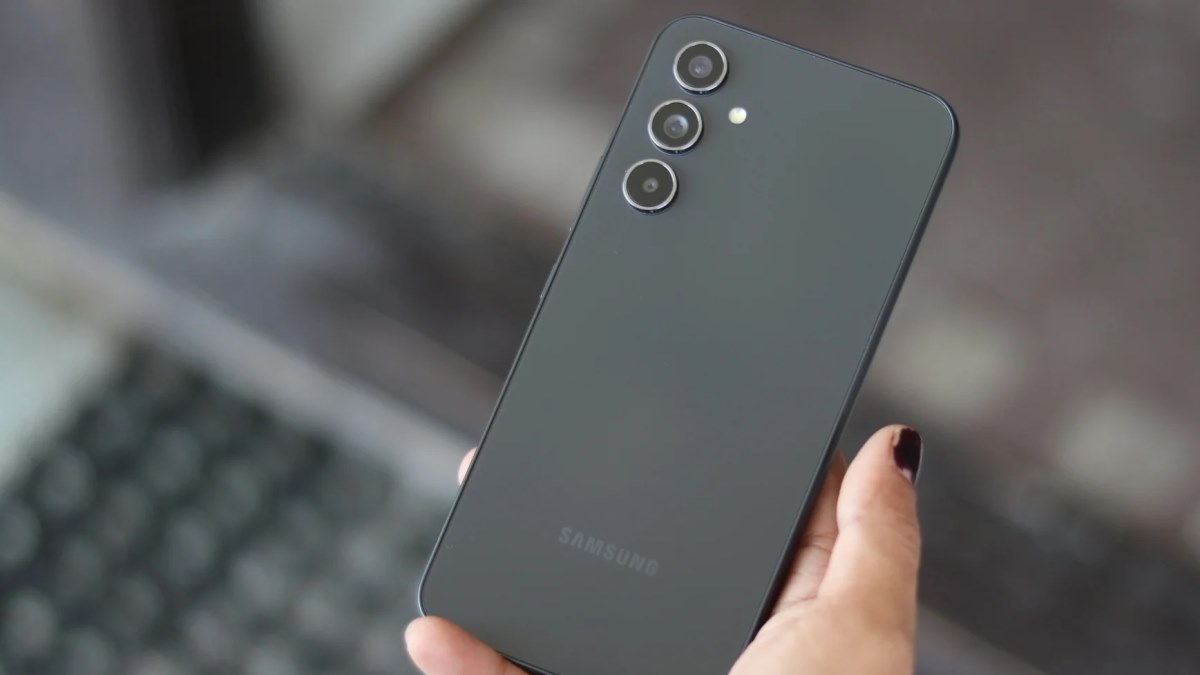 بتای وان یو آی 8 برای گلکسی ای 54 و ای 35 عرضه شد