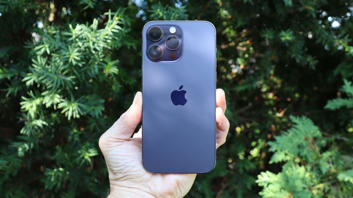 اپل مدت استفاده رایگان از ارتباط ماهواره‌ای برای آیفون 14 و 15 را تمدید کرد