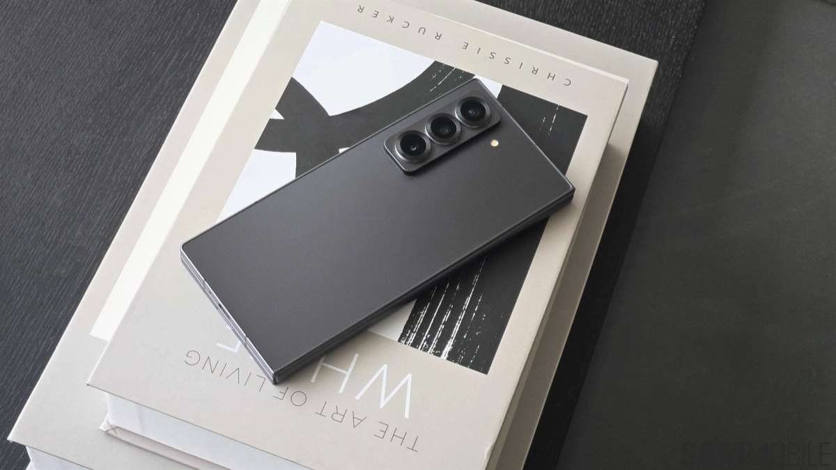 گلکسی زد فولد اس ای با به‌روزرسانی وان یو آی 8 قابلیت هوش مصنوعی جدید دریافت کرد