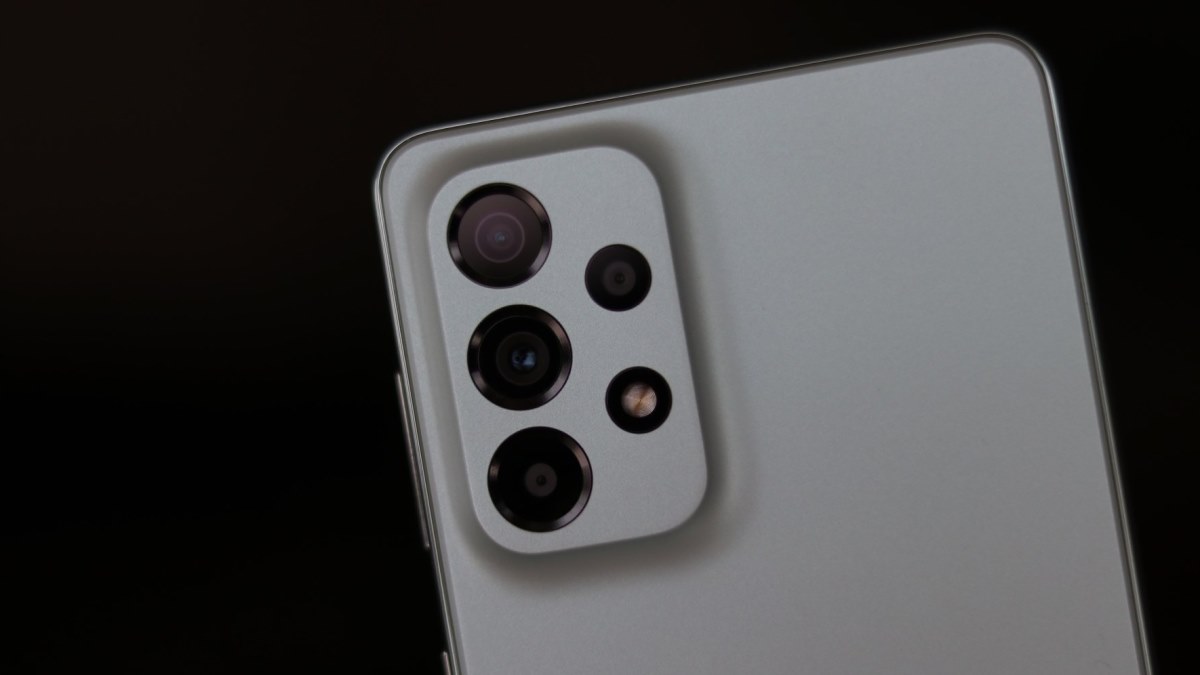 آیا سامسونگ بالاخره جانشین گلکسی ای 73 را معرفی می‌کند؟