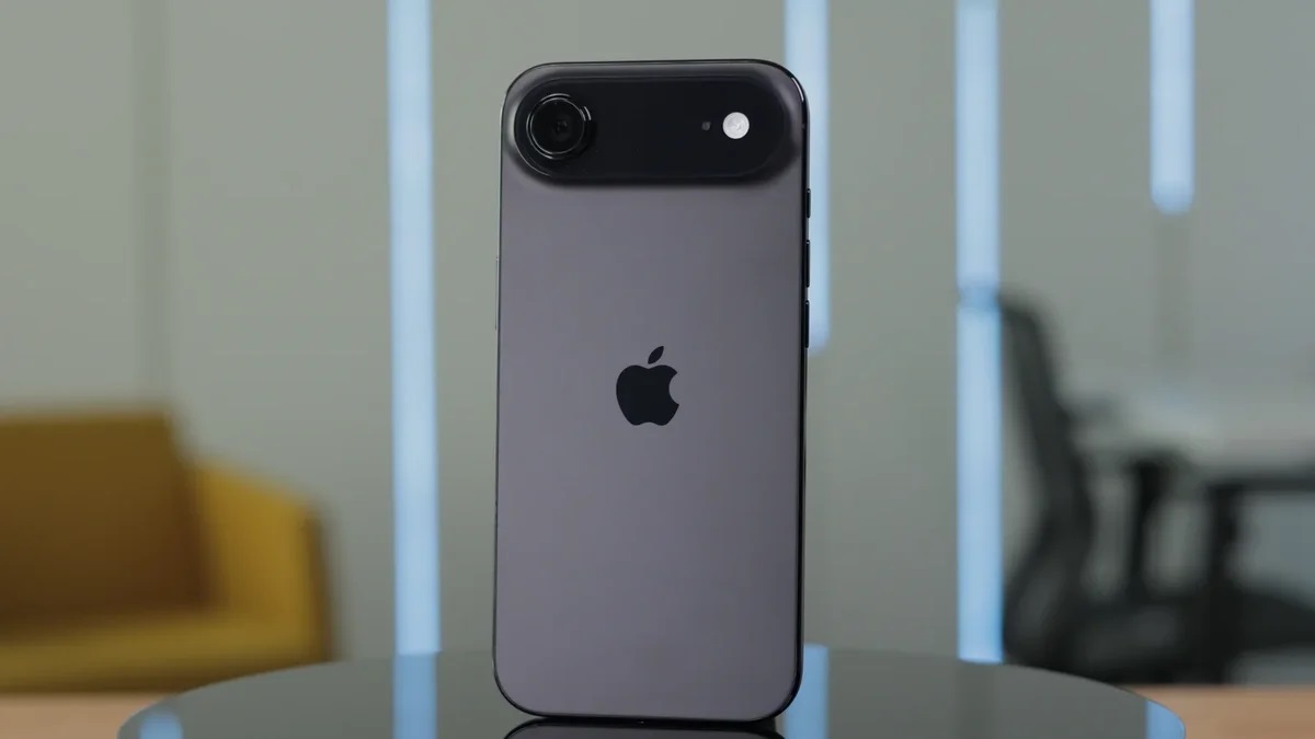 اپل نسخه بتای iOS 26.2 را از برخی آیفون‌ها حذف کرد؛ دلیل آن چه بود؟