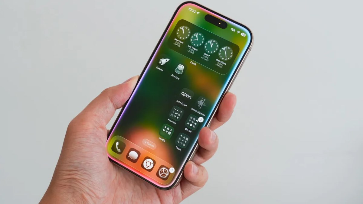 سیستم عامل iOS 26.1